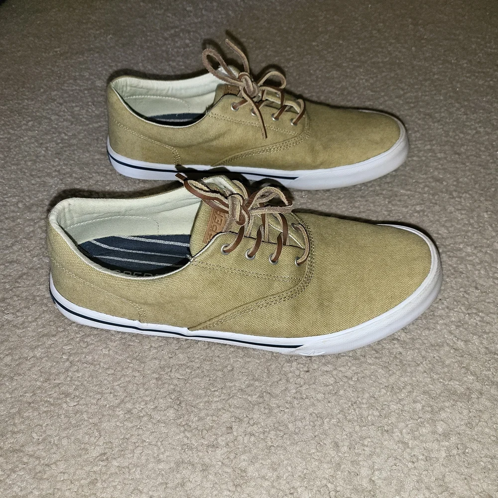 Sperry Topsiders